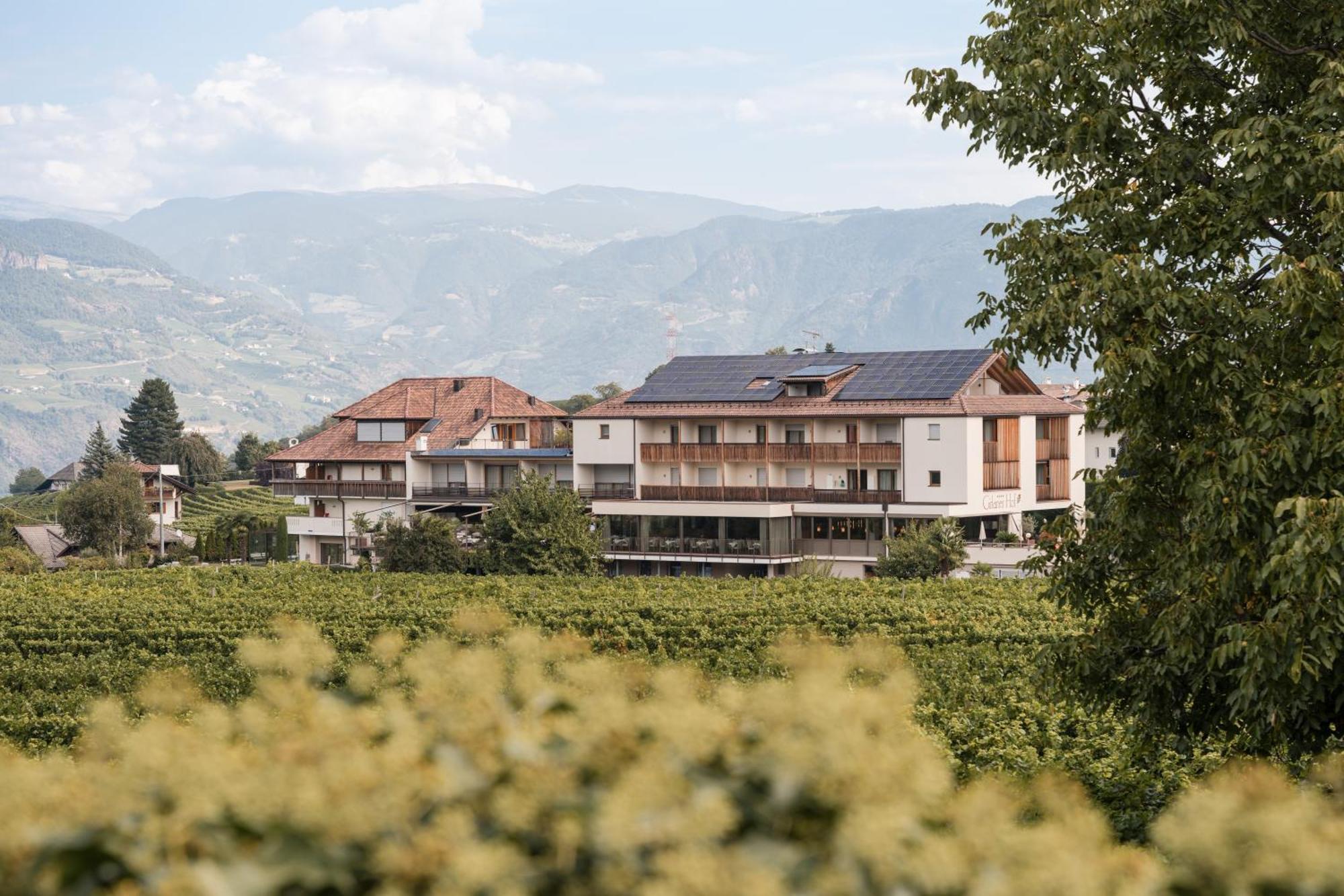 Hotel Girlanerhof Appiano Sulla Strada Del Vino Bagian luar foto