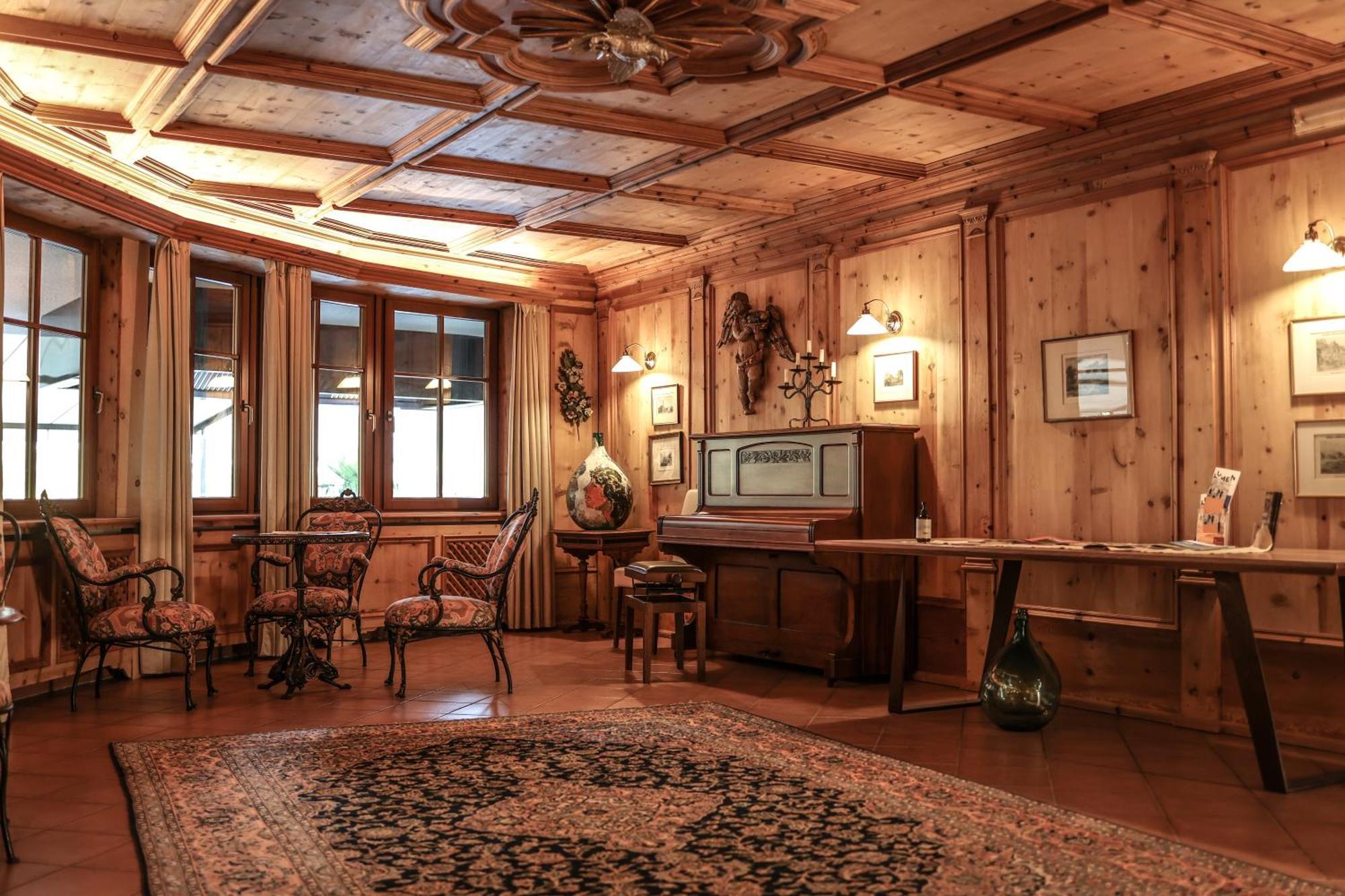 Hotel Girlanerhof Appiano Sulla Strada Del Vino Bagian luar foto
